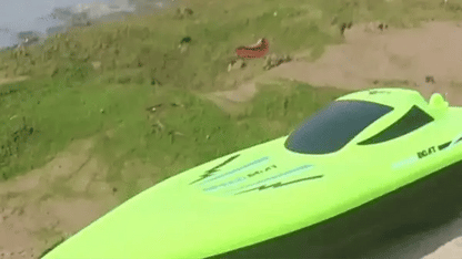 Barco rc speedy cr1990 accion 2