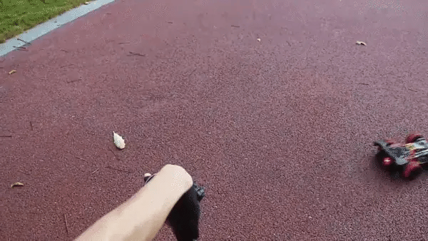 Coche rc guante gestual accion 1