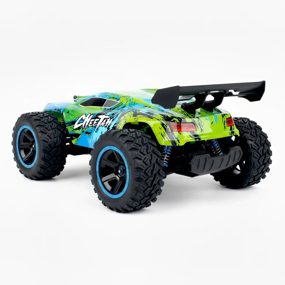 Coche RC Cheetah crawler 4x4 escala 1:14, versión verde y azul, vista trasera tres cuartos