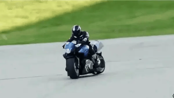 Moto racer16 accion 4