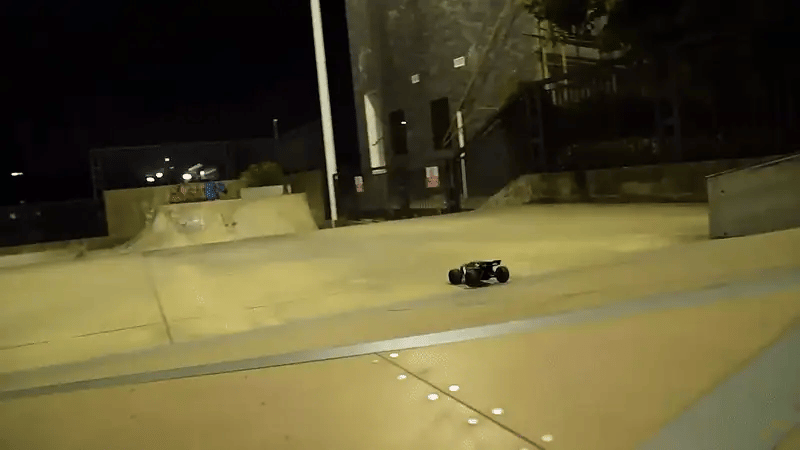 Truggy conquer negro salto skatepark noche